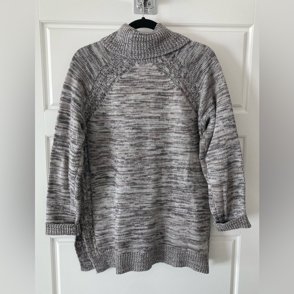 Carolyn Taylor Heathered Cowelneck Sweater. Size L - Picture 2 of 7